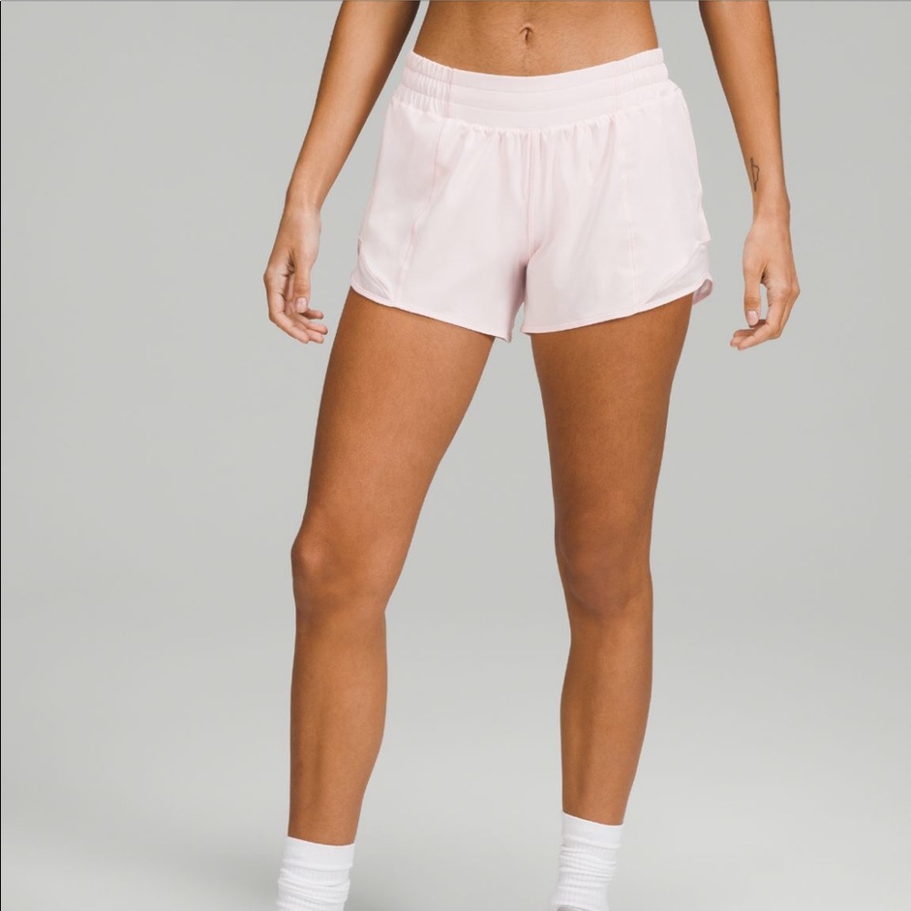 Lululemon Hotty Hot LR short 4” lined NWT Strawberry Milkshake